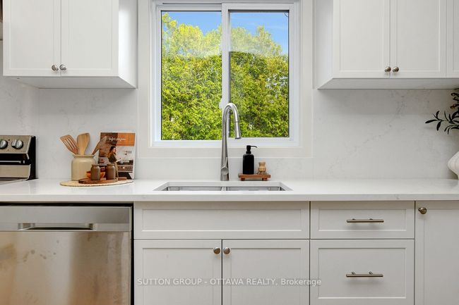1633 Bottriell Way, House other with 5 bedrooms, 3 bathrooms and 4 parking in Orléans ON | Image 23