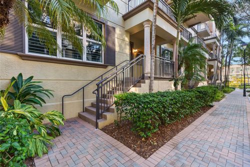 apt-103-2633 Ne 14th Ave, Wilton Manors, FL, 33334-4438 | Card Image