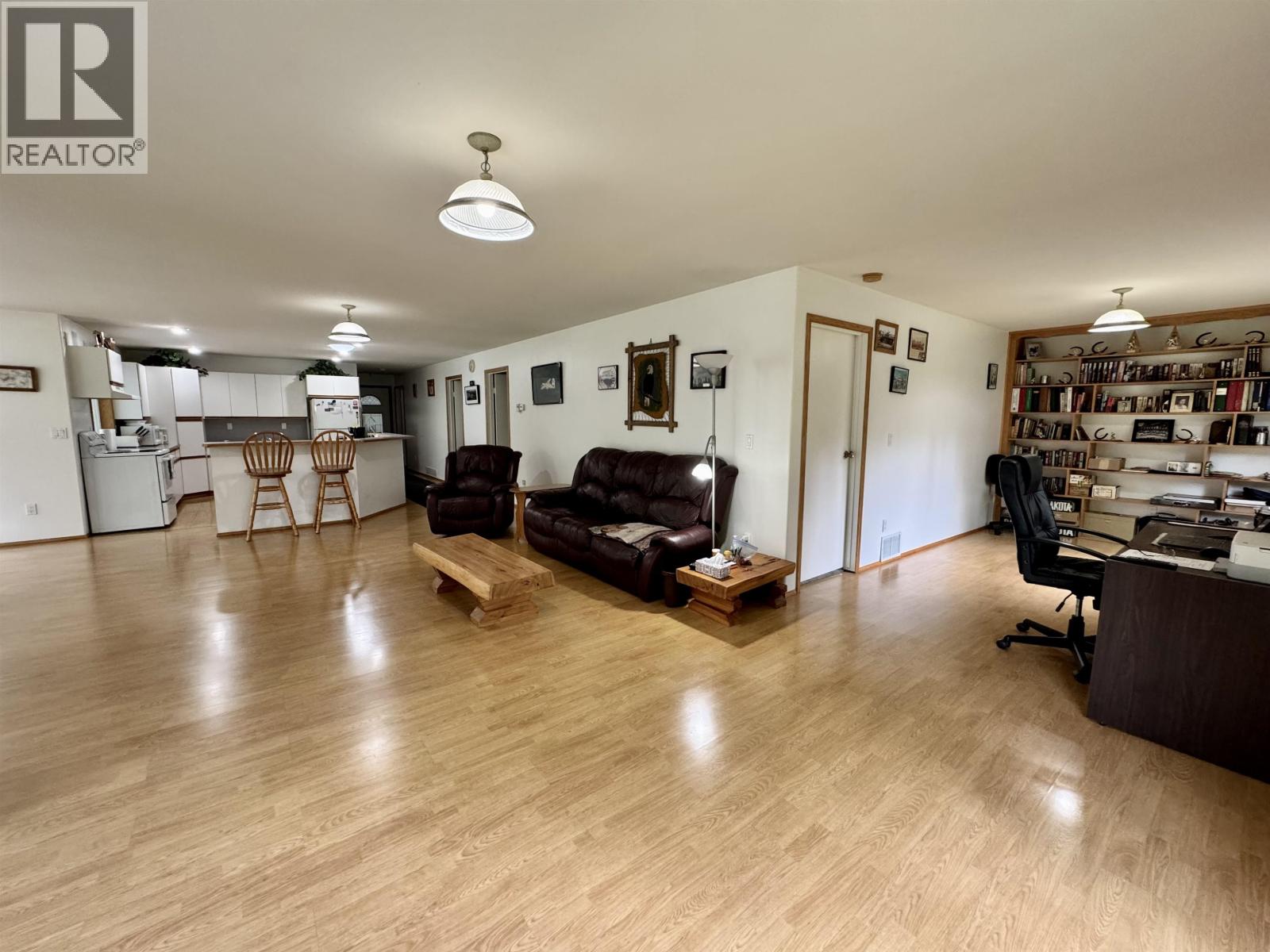 Residential in 100 Mile House 4