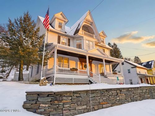 107 Willow Ave, Honesdale, PA, 18431-2155 | Card Image