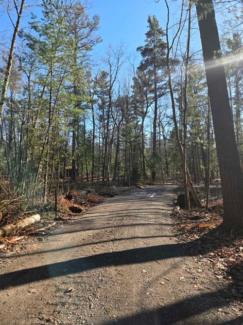 2422 E Us 23, East Tawas, MI, 48730-9427 | Card Image