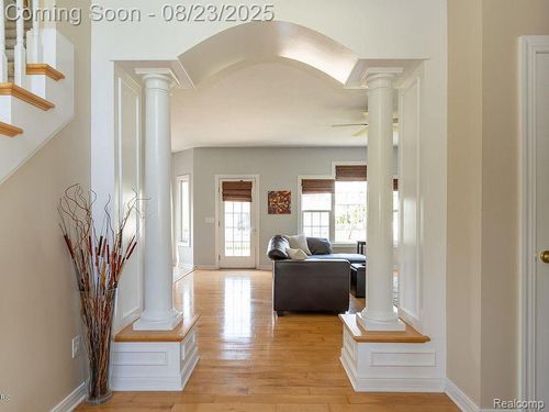 5211 Stapleton Dr, Kalamazoo, MI, 49009-3890 | Card Image