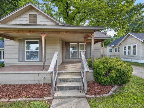 316 E 5th St, Claremore, OK, 74017-7415 | Card Image