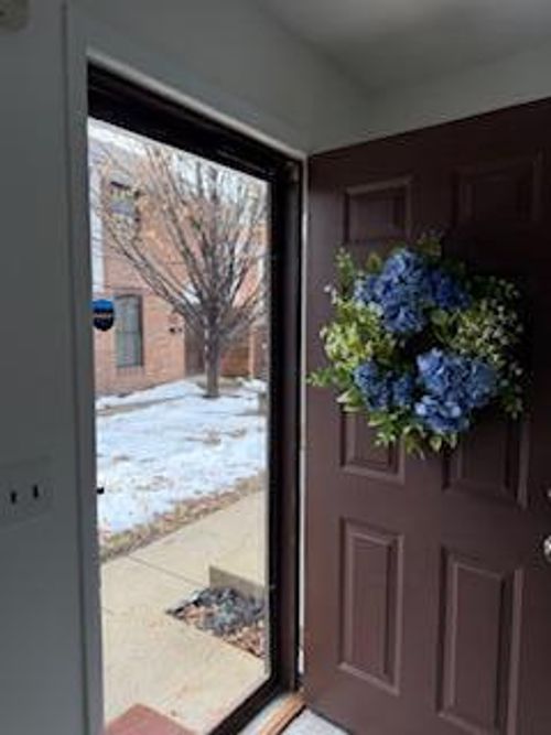 1883 Willoway Cir N, Columbus, OH, 43220-7512 | Card Image