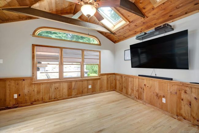 Dining, Flex Room, Play room | Image 12