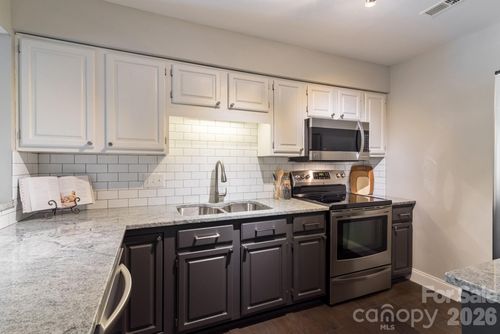 c-5001 Sharon Rd, Charlotte, NC, 28210-0075 | Card Image