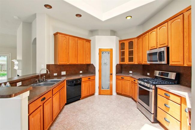 4602 Pompton Ct, House other with 3 bedrooms, 2 bathrooms and 2 parking in Pearland TX | Image 8
