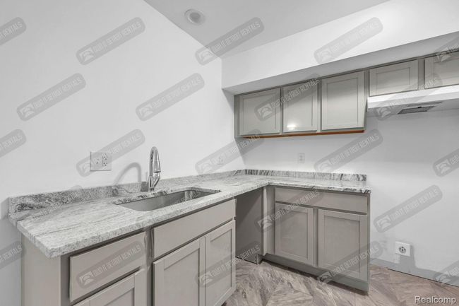 4504 unit # 5 Oakwood Boulevard, Condo with 2 bedrooms, 1 bathrooms and null parking in Melvindale MI | Image 6