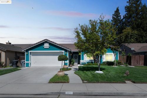 2635 Briarcliff Dr, Riverbank, CA, 95367-3308 | Card Image