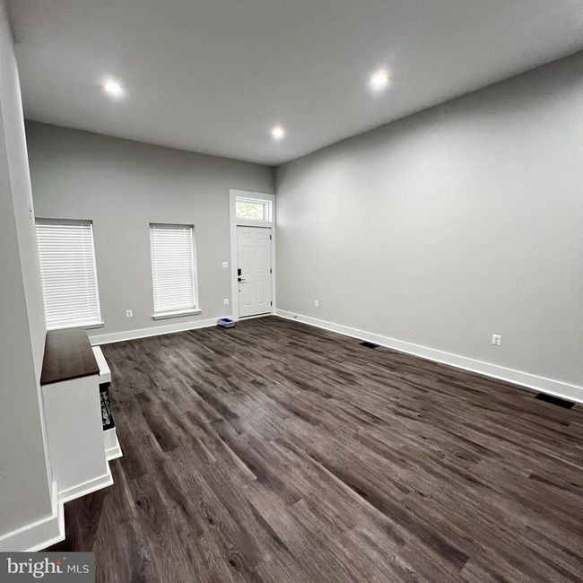 1217 W Lanvale St, Townhouse with 5 bedrooms, 4 bathrooms and null parking in BALTIMORE MD | Image 4