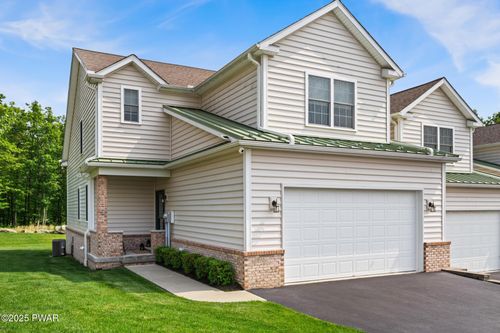 4001 Austen Close, Moosic, PA, 18507-2230 | Card Image
