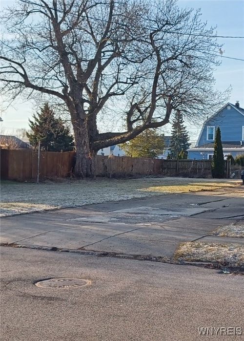 187 Milnor Ave, Lackawanna, NY, 14218-3538 | Card Image