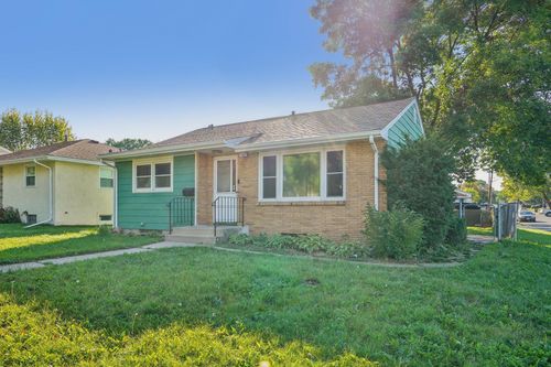 4256 Jackson St Ne, Columbia Heights, MN, 55421-2933 | Card Image