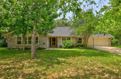 507 San Jacinto St, Lockhart, TX, 78644-2948 | Card Image