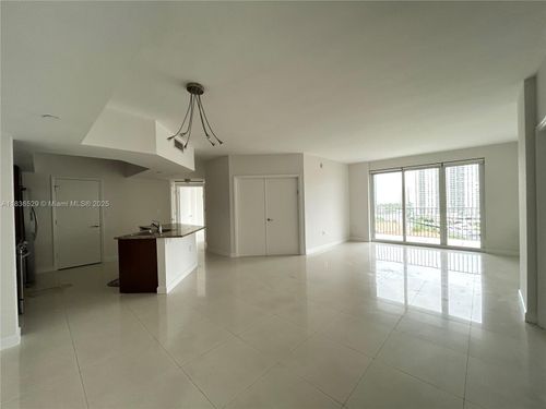 apt-1005-19900 E Country Club Dr, Aventura, FL, 33180-3333 | Card Image