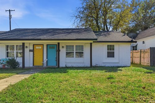 224-224 E Lake St, Sherman, TX, 75090-8835 | Card Image