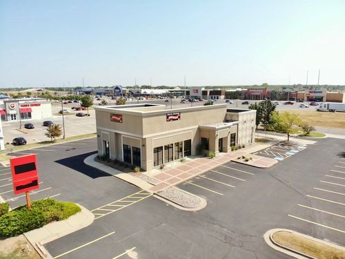 11747 E Kellogg Dr, Wichita, KS, 67207-1934 | Card Image