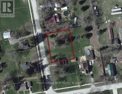 324 Augusta St, Ayton, ON, N0G1C0 | Card Image