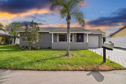 7607 Woodland Oaks Ct, Tampa, FL, 33615-1631 | Card Image