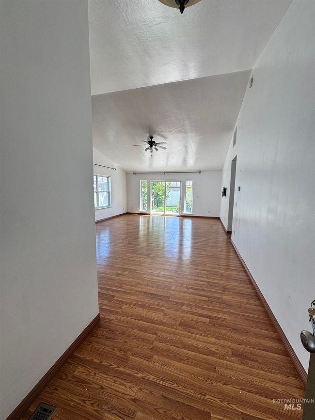 1173 Knoll Ridge Rd, House other with 3 bedrooms, 2 bathrooms and 2 parking in Twin Falls ID | Image 6