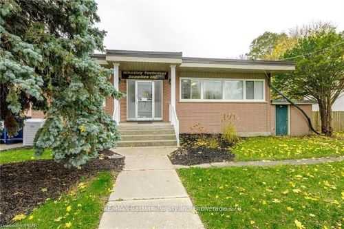 71 Princess St, Peterborough, ON, K9J2A8 | Card Image