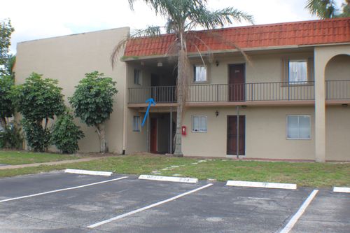 204-6054 Forest Hill Blvd, West Palm Beach, FL, 33415-6292 | Card Image