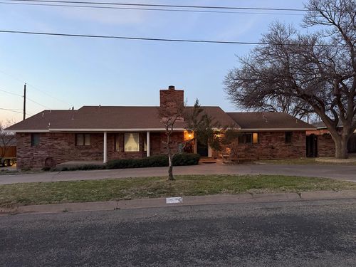 2513 31st St, Snyder, TX, 79549-4058 | Card Image