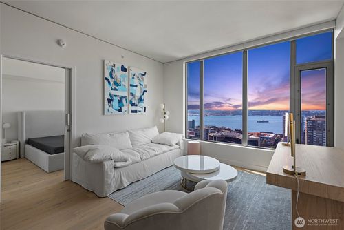2805-2510 6th Ave, Seattle, WA, 98121-5132 | Card Image