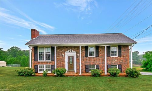 132 Sparta Road, North Wilkesboro, NC, 28659 | Card Image