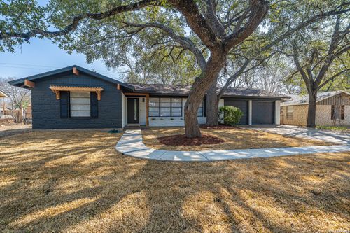 11118 Dreamland Dr, San Antonio, TX, 78230-4210 | Card Image