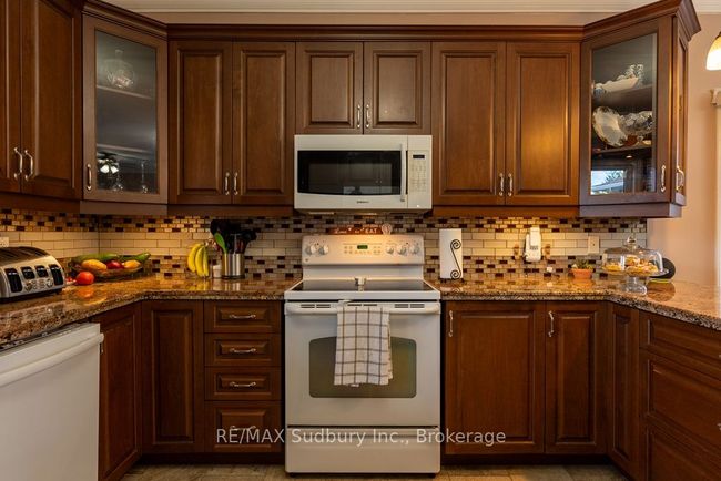 2950 Radar Rd, House other with 4 bedrooms, 3 bathrooms and 20 parking in Garson ON | Image 9