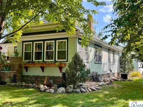 210 Elm St, Saint Peter, MN, 56082-1456 | Card Image