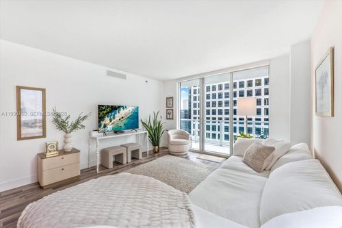 1810-500 Brickell Ave, Miami, FL, 33131-2580 | Card Image