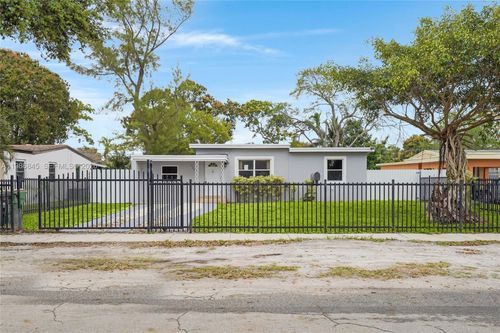 125 Nw 121st St, North Miami, FL, 33168-4513 | Card Image