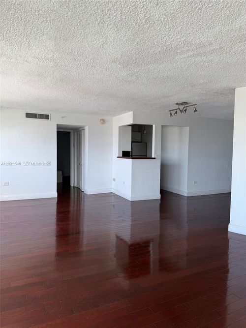 7c-1881 Washington Ave, Miami Beach, FL, 33139-7412 | Card Image