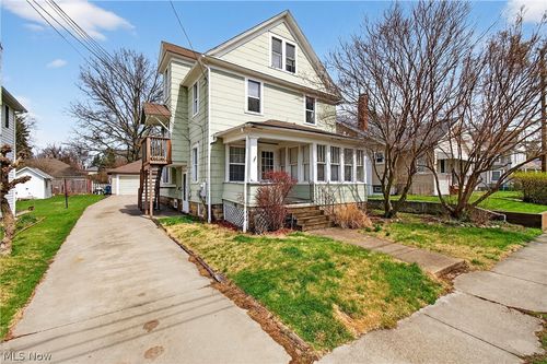 245 E Ford Ave, Barberton, OH, 44203-3232 | Card Image