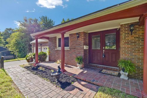 210 Main St, Newburgh, IN, 47630 | Card Image