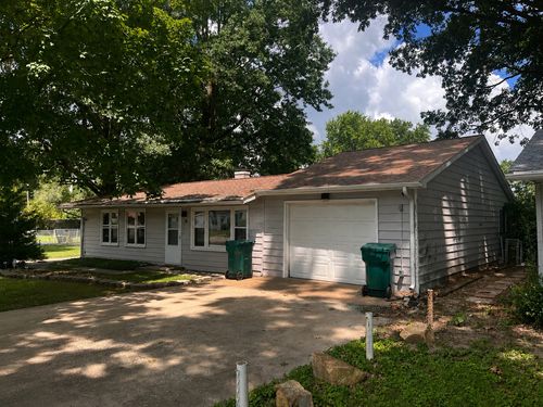 14 Drexel Dr, East Saint Louis, IL, 62206-3128 | Card Image