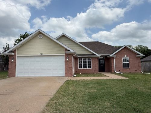 1705 N Valor, Siloam Springs, AR, 72761-2093 | Card Image