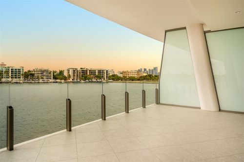 s302-5 Grove Isle Dr, Coconut Grove, FL, 33133-4138 | Card Image