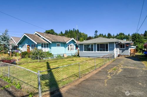 327 Eklund Ave, Hoquiam, WA, 98550-1720 | Card Image