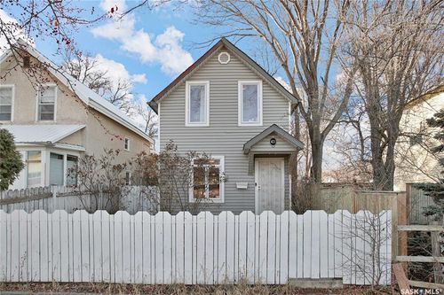 421 Av H N, Saskatoon, SK, S7L2C1 | Card Image