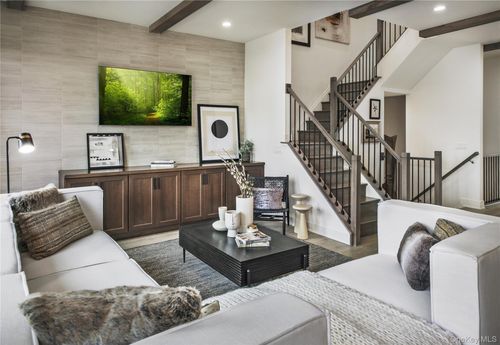 10-5 Victor St, Yonkers, NY, 10701-3409 | Card Image