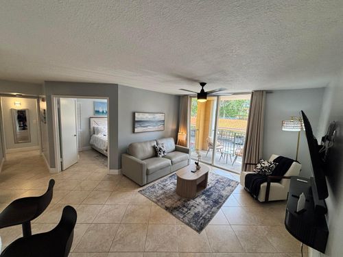 207-123 Yacht Club Way, Hypoluxo, FL, 33462-6083 | Card Image