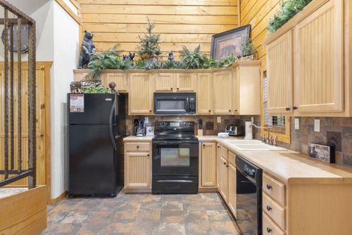 267 Oakridge Dr, Branson, MO, 65616-9699 | Card Image