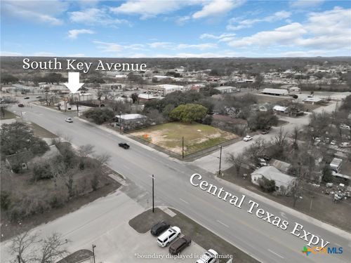 205 Central Texas Expy, Lampasas, TX, 76550-3502 | Card Image