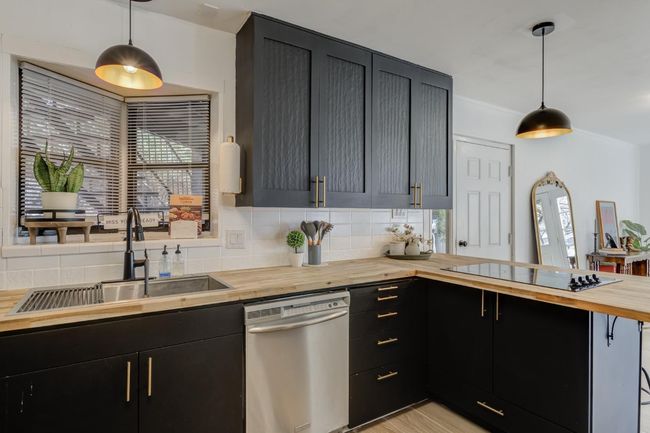 58 E Lakeshore Dr, House other with 5 bedrooms, 4 bathrooms and null parking in Ransom Canyon TX | Image 12