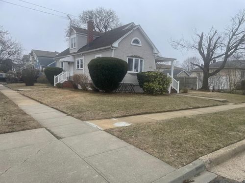 44 Nassau Pkwy, Hempstead, NY, 11550-7343 | Card Image