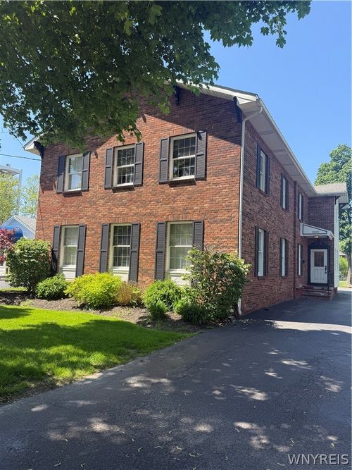 5900 Main St, Williamsville, NY, 14221-5714 | Card Image