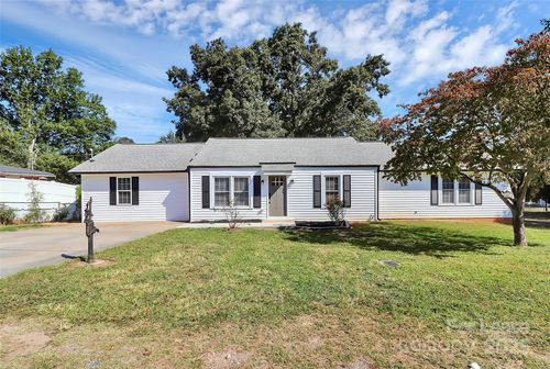 403 E 27th St, Kannapolis, NC, 28083-9729 | Card Image